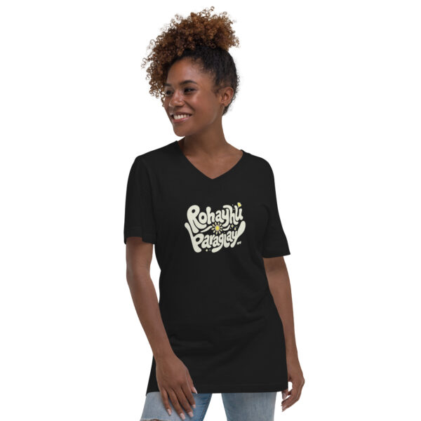 unisex-v-neck-tee-black-front-69dba2ba62bad.jpg Remera manga corta Rohayhu PY cuello pico