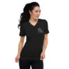 unisex-v-neck-tee-black-front-69ea411ab8d59.jpg Remera manga corta bordada La chipera cuello pico