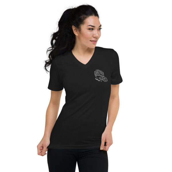 unisex-v-neck-tee-black-front-69ea411ab8d59.jpg Remera manga corta bordada La chipera cuello pico
