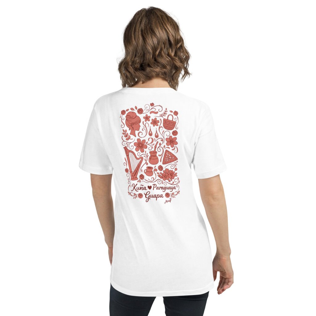 Remera Kuna Guapa paraguaya con diseño rojo en la espalda
