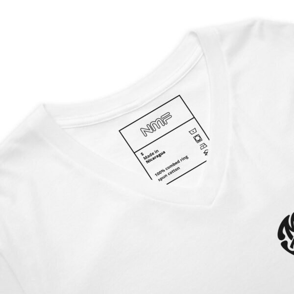unisex-v-neck-tee-white-product-details-69e2ad13bb660.jpg Remera manga corta + mandio cuello pico