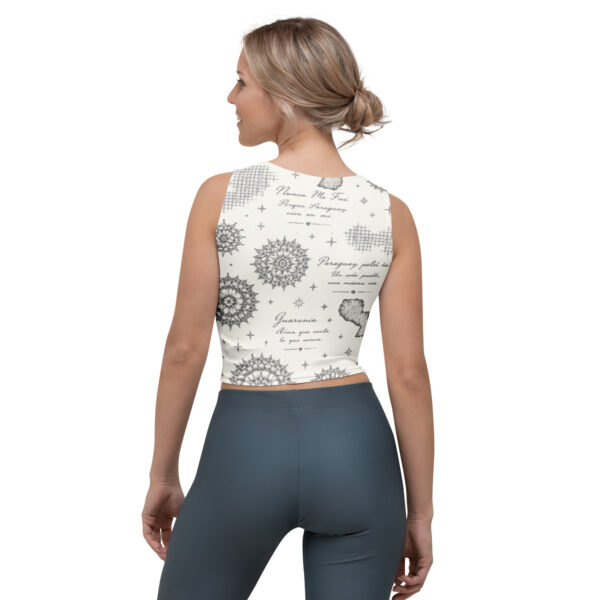 all-over-print-crop-top-white-back-6a230e1e2bf24.jpg Remera corta de tirantes manuscritos guaraní