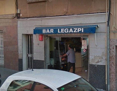 Entrada de Bar Legazpi, restaurante paraguayo en Barcelona