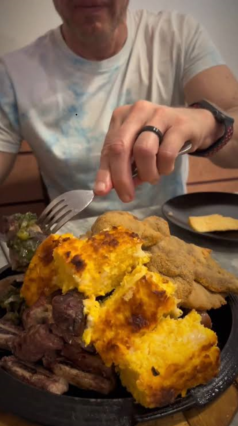 Plato de comida paraguaya servido en Loren Resto Bar