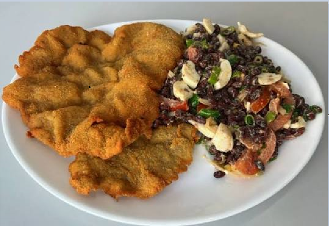 Comida paraguaya servida en Rincón Guaraní